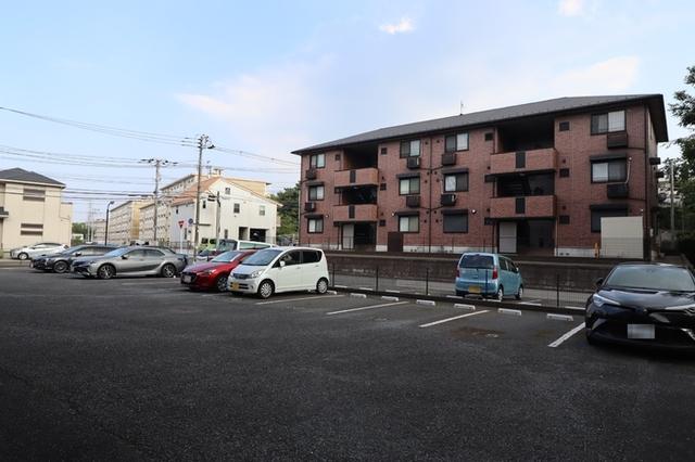 グランドパレス（306） 駐車場