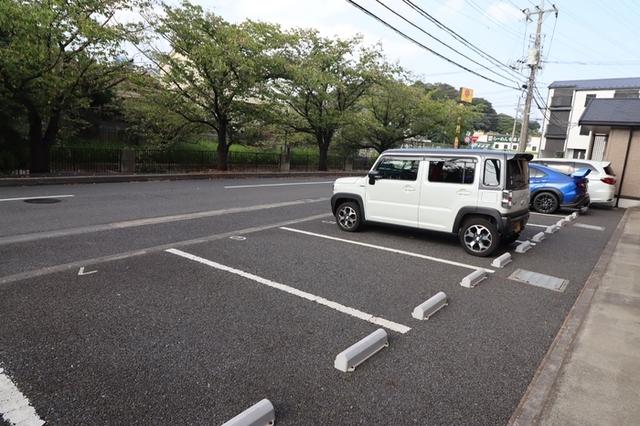 グランドパレス（305） 駐車場