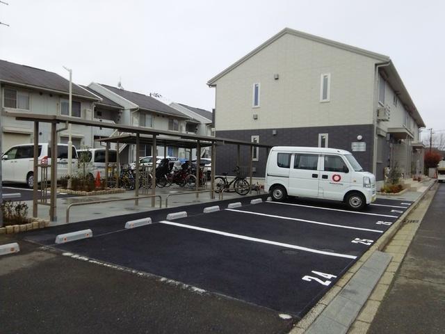 ポテトドゥーエ（103） 駐車場