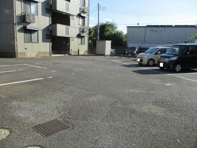 ＩＳ・若葉　ＡＢ（A302） 駐車場