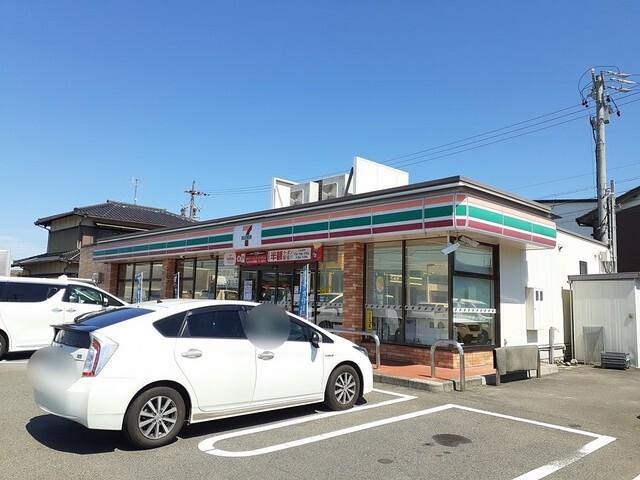 セブンイレブン　村久野町平松店：180m