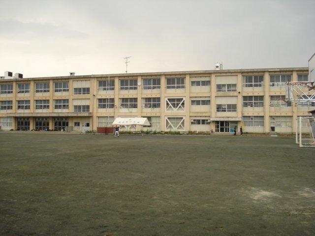 一宮市立大和東小学校：1163m