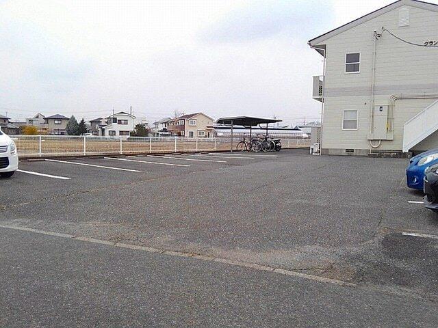 グランヴェール内藤（202） 駐車場