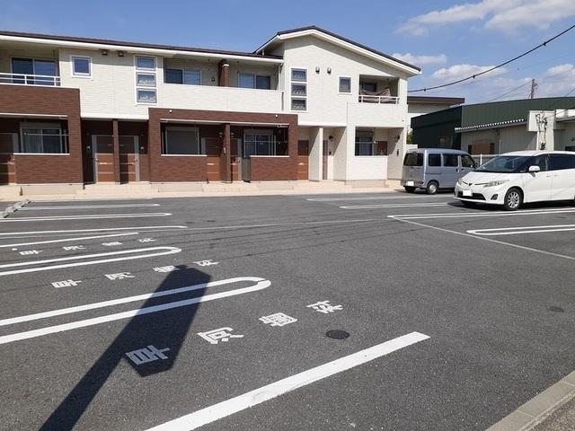 ソフィア甲府（101） 駐車場
