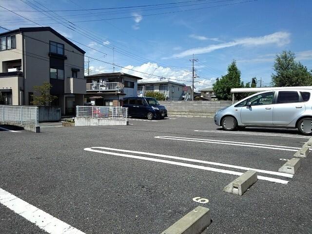 ストーンクローネ（101） 駐車場