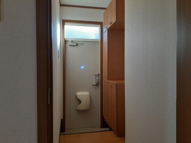 セレーノＢ（103） 玄関