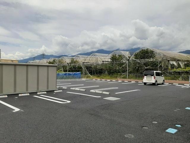 チェリーブロッサム（203） 駐車場
