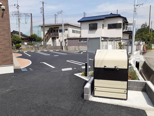 サウス・アデリーヌ（101） 駐車場