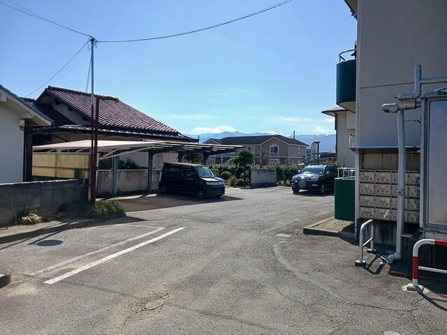 マンション加賀美（302） 駐車場