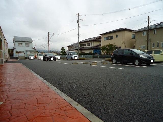 ペニー　レイン　Ⅰ（201） 駐車場