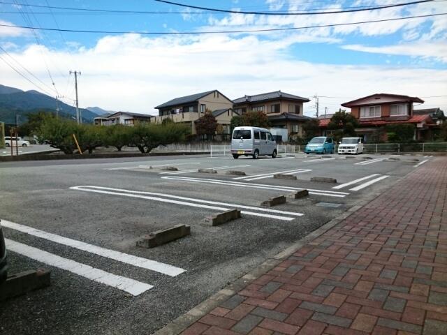 ヴァンクレーヴⅣ・Ｂ（104） 駐車場