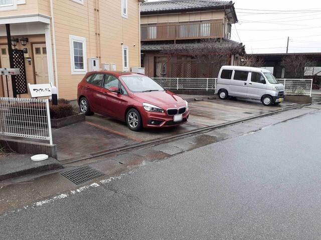 マリアージュ（101） 駐車場