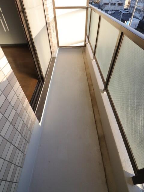 フェリオ甲府上石田（305） バルコニー