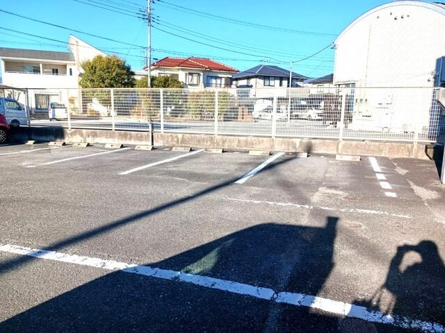 メゾン大里（105） 駐車場