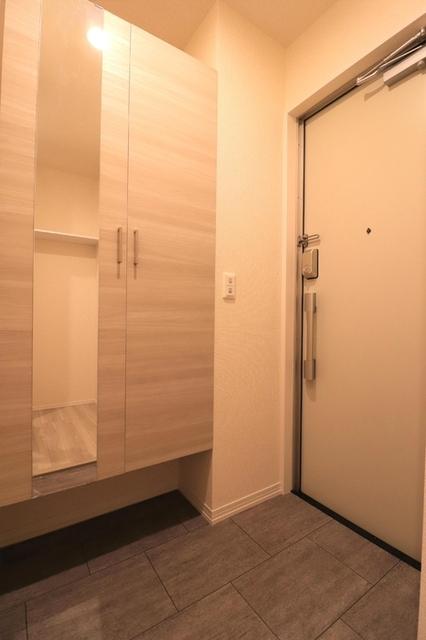 D-ROOMグランデフォンテーヌ（302） 玄関