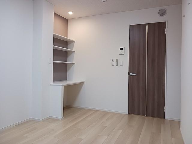ヒカルサ甲府住吉　サウス（103） リビング