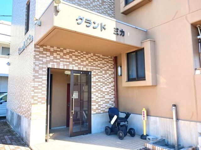 グランドミカ（105） エントランス