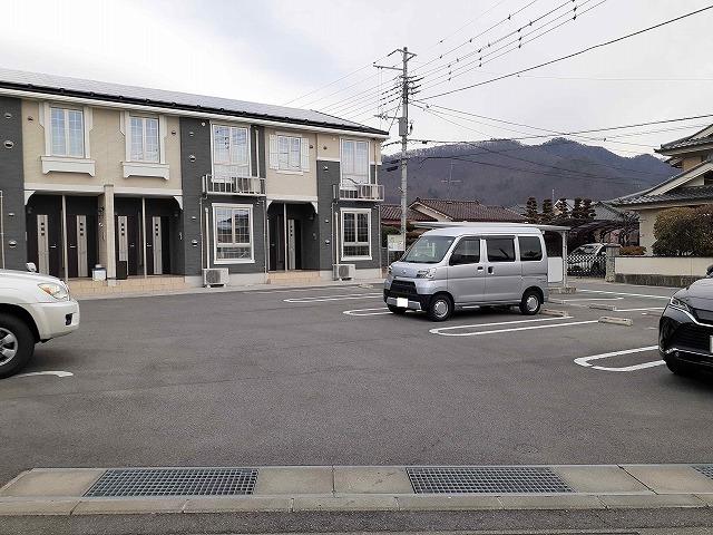 カルド・カーサ　山宮（101） 駐車場