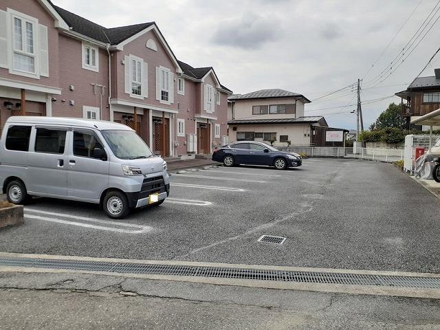 シンシアＡ（102） 駐車場