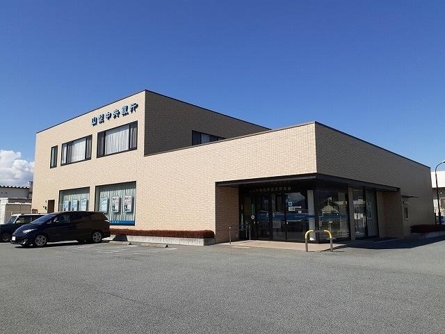 山梨中央銀行医大前支店：800m