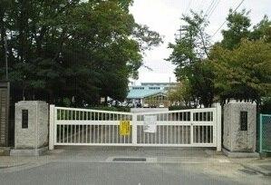 三村小学校：800m