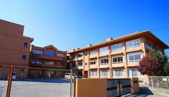大里小学校：600m