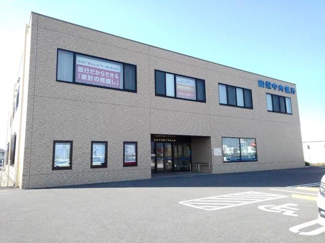 山梨中央銀行昭和支店：1100m