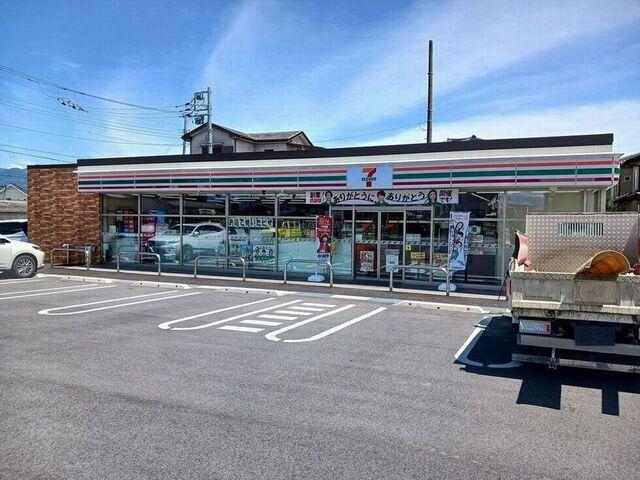 セブンイレブン甲斐富竹新田店：350m