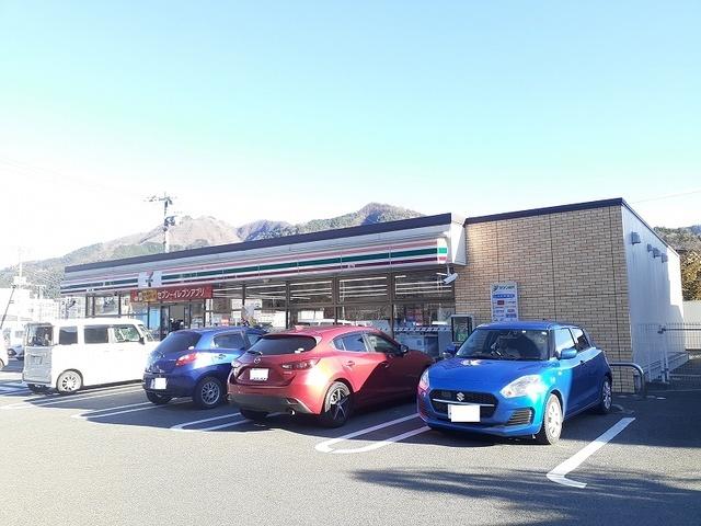 セブン-イレブン 富士吉田寿駅：1400m