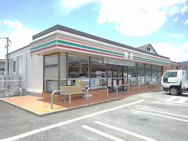 セブンイレブン山梨北中学校前店：350m