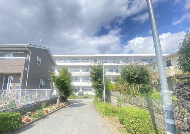 富士吉田市立吉田中学校：2119m