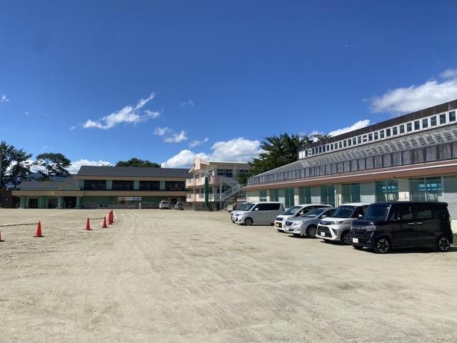 富士吉田市立吉田西小学校：1179m