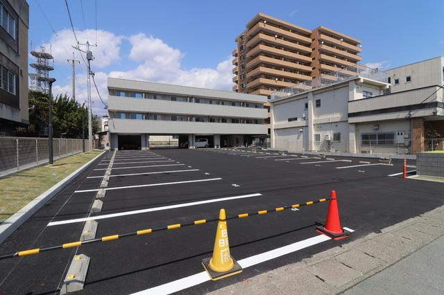 ドミール中央（202） 駐車場