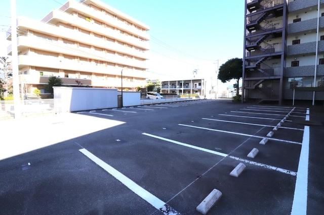 フェリオ甲府上石田（406） 駐車場