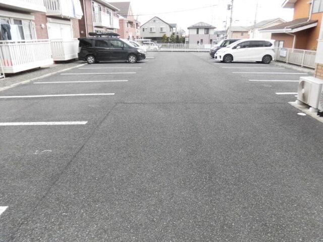 リビングタウン小笠原　B（101） 駐車場