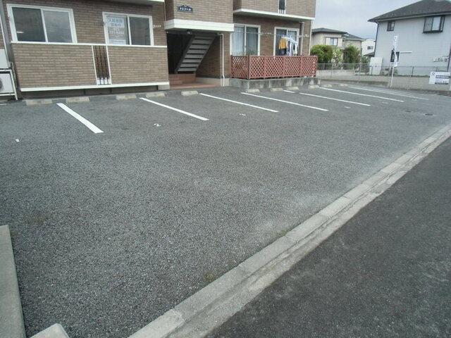 トレソール（101） 駐車場