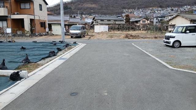 甲府市山宮町分譲地D区画 前面道路含む現地写真
