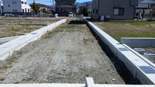 中央市東花輪分譲地区画3 前面道路含む現地写真