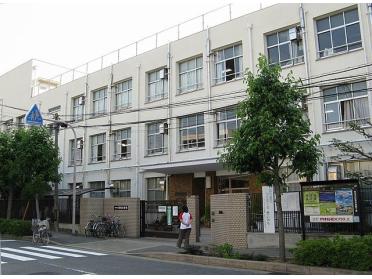 大阪市立啓発小学校：982m