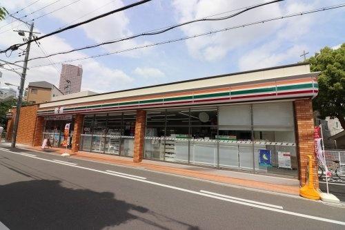 セブンイレブン大阪蒲生1丁目店：241m