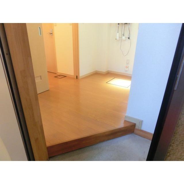 プレサント（102） 玄関