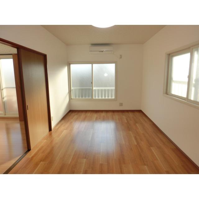 八戸市大字大久保アパート リビング