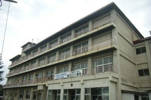 新井田小学校：650m