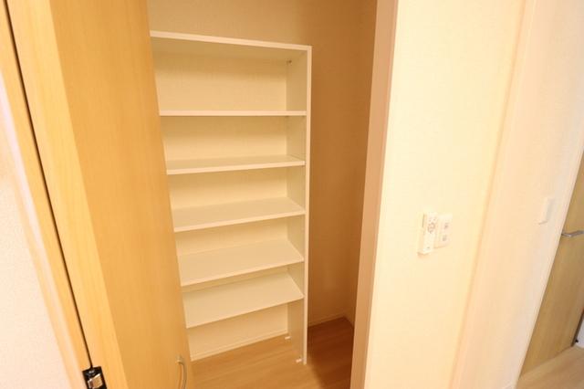 フラット テン（105） 部屋画像