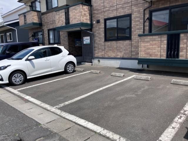 ＶＥＲＹ ＨＯＵＳＥ（102） 駐車場