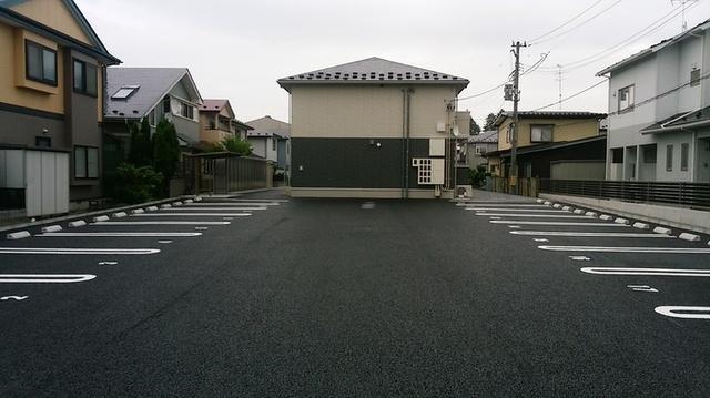 グランドルフ（103） 駐車場