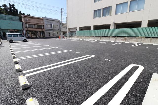フラット テン（105） 駐車場