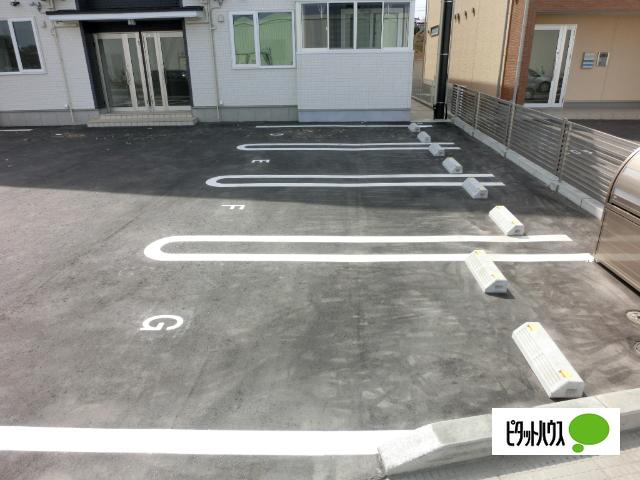 ココ・アンドゥⅡ（A） 駐車場
