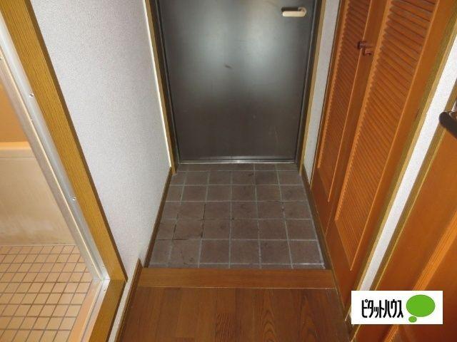 ロイヤルグリーン本郷（602） 玄関