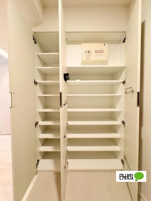 プラウドフラット本郷三丁目（801） 収納